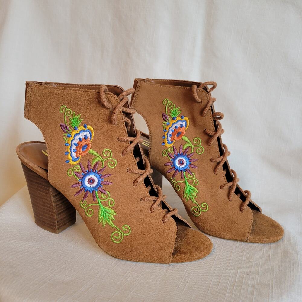 Sbicca Vintage Collection Sz 7 Suede Embroidered Bootie Peep Toe Slingback Boho